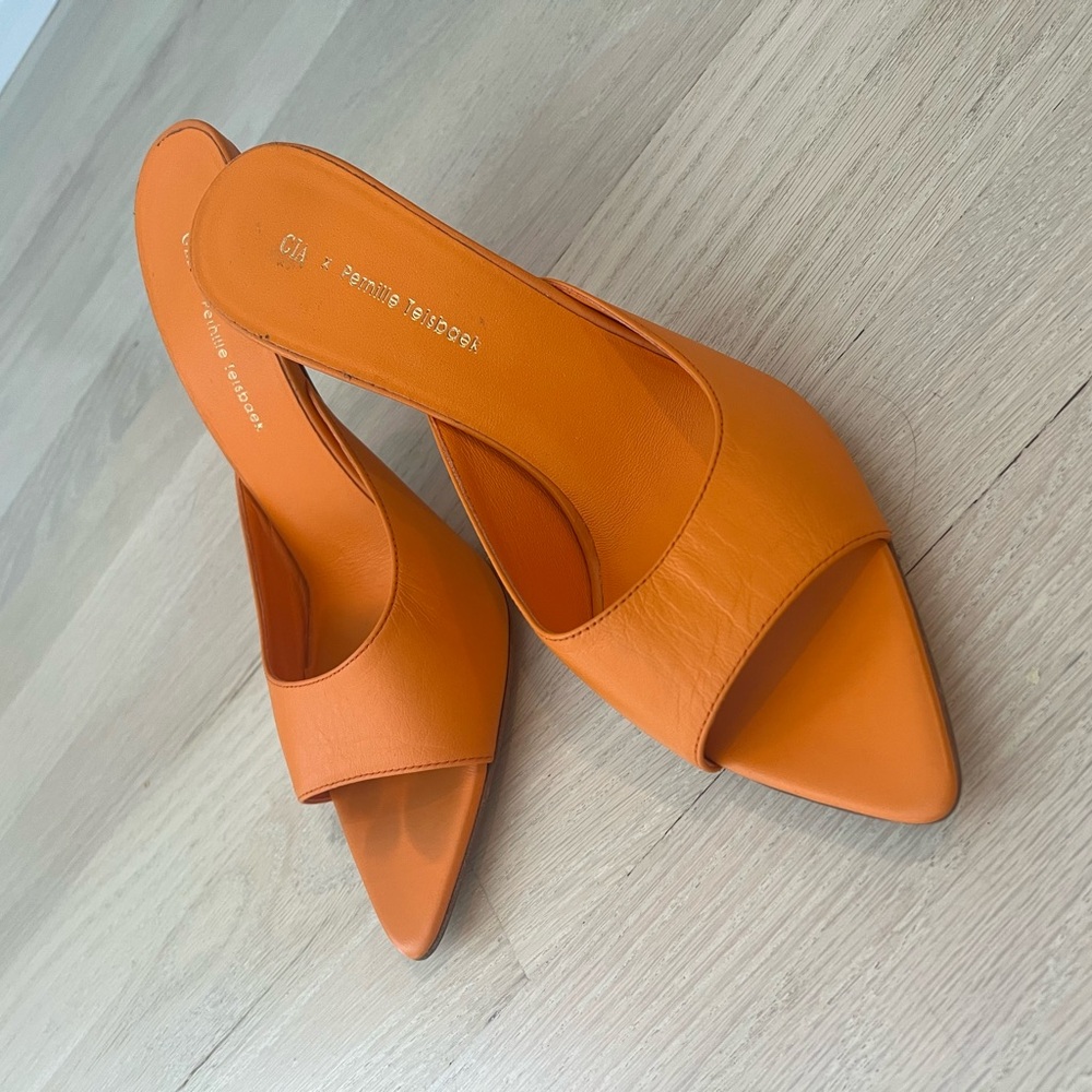 GIA BORGHINI GIABORGHINI Perni 04 Pointy Open
Toe Mule